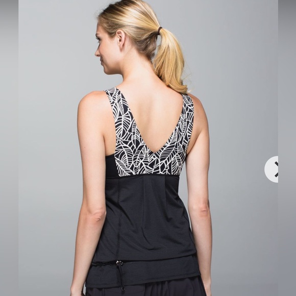 Lululemon hustle & bustle tank size 4 - Picture 2 of 15